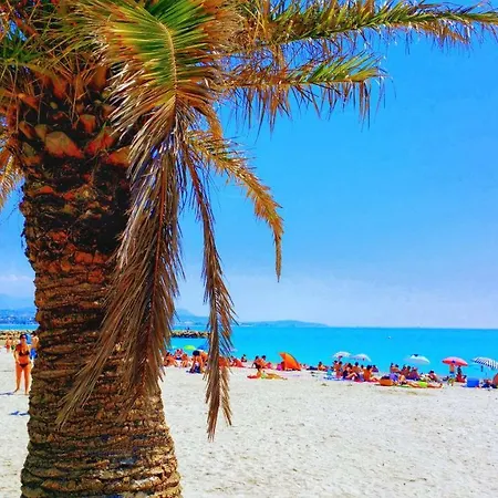 Luxe Vue A 100 Metres Des Plages Etage 8 Apartment *